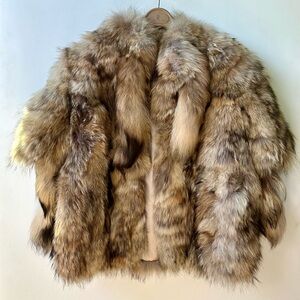 Luxurious Vtg Raccoon Fur Short Sleeve Coat